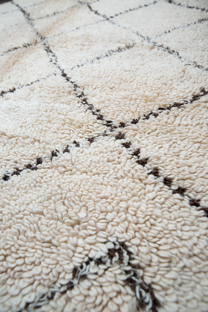 All Natural Vintage Loop Pile Beni Ourain Moroccan Rug - 9'6" x 6'1"