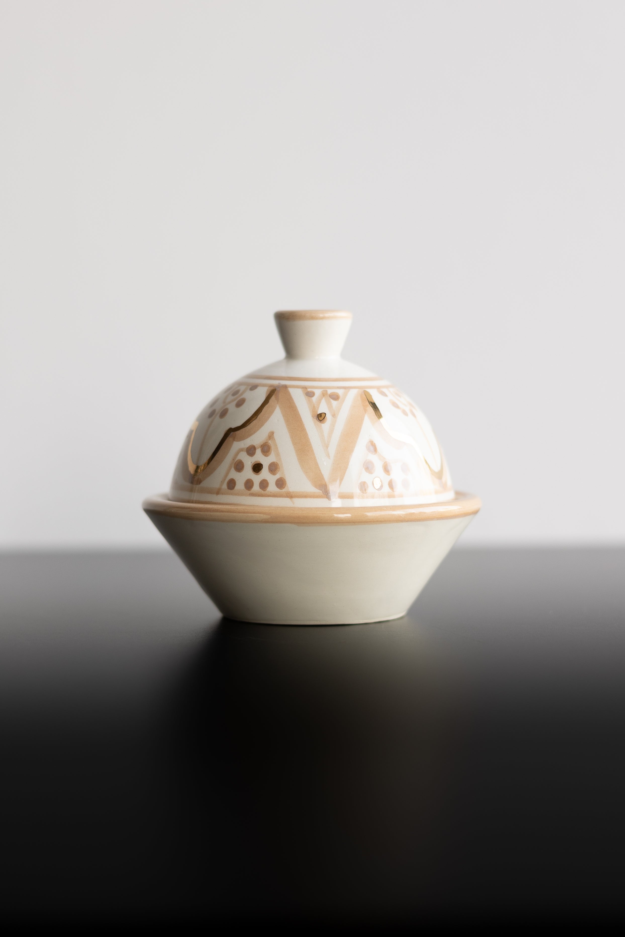 Hand-painted Zwak Ceramic Sugar Bowl with Lid - Chabi Chic - Sahara
