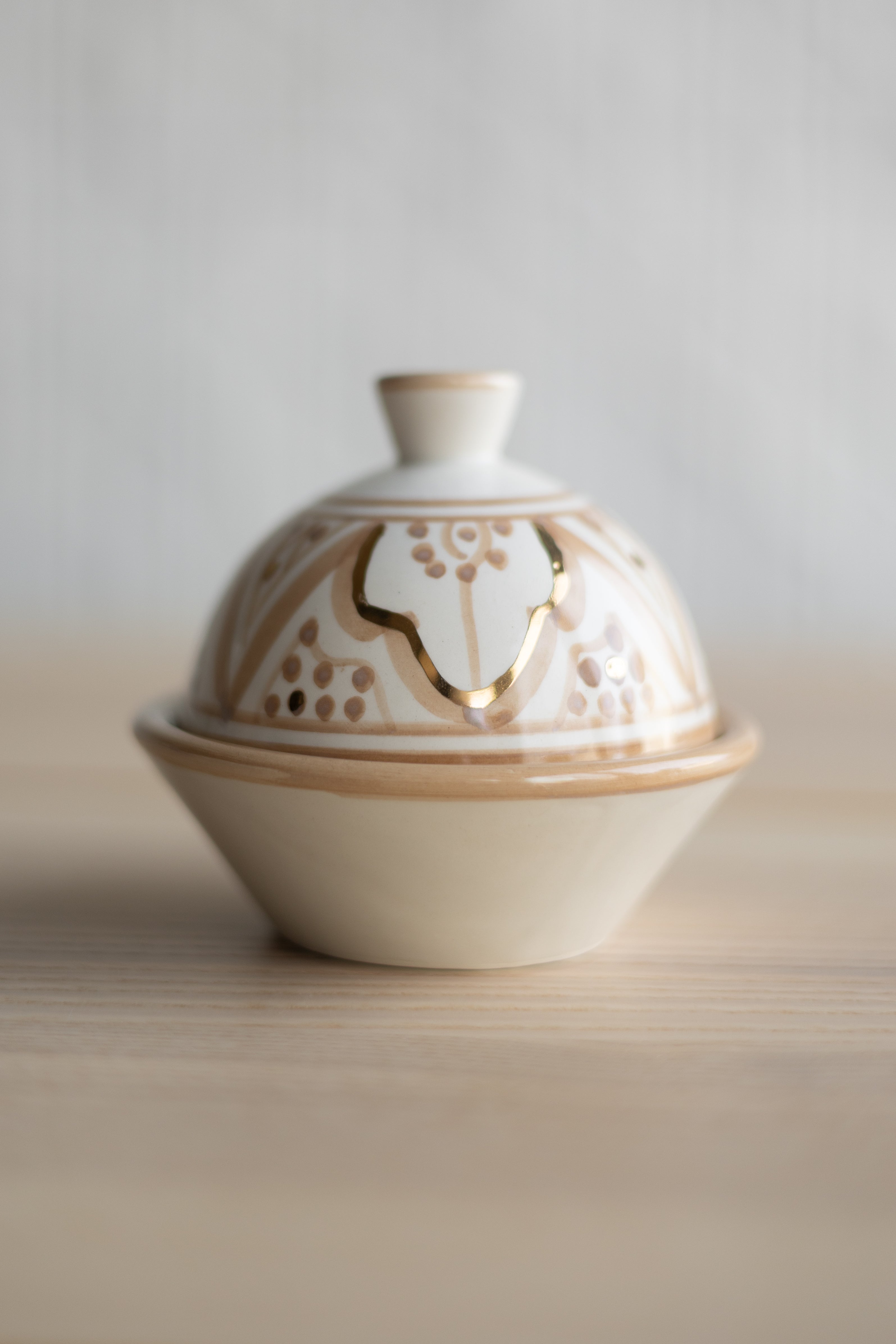 Hand-painted Zwak Ceramic Sugar Bowl with Lid - Chabi Chic - Sahara