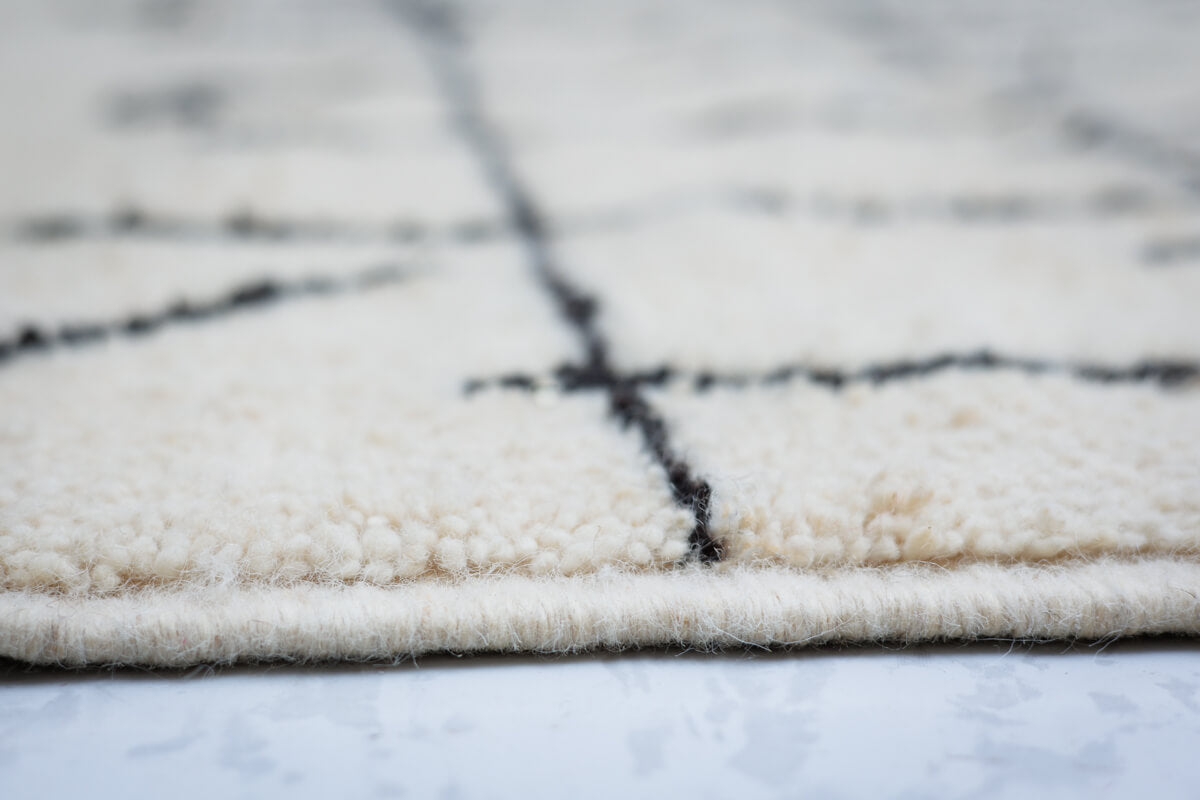 ABSTRACT GRAPH Natural White and Black Moroccan Wool Rug - 8'8" x 5'1"