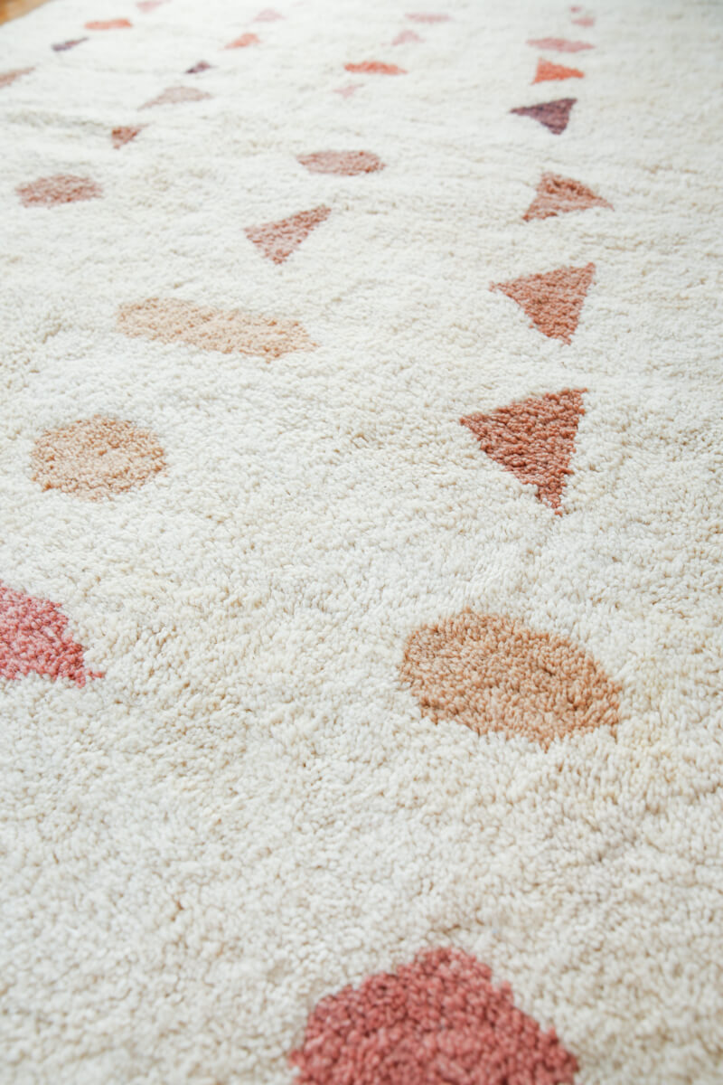 "SOLSTICE" White Moroccan Wool Rug With Beige, Dusty Rose, Red & Eggplant - 5'6" x 7'7"