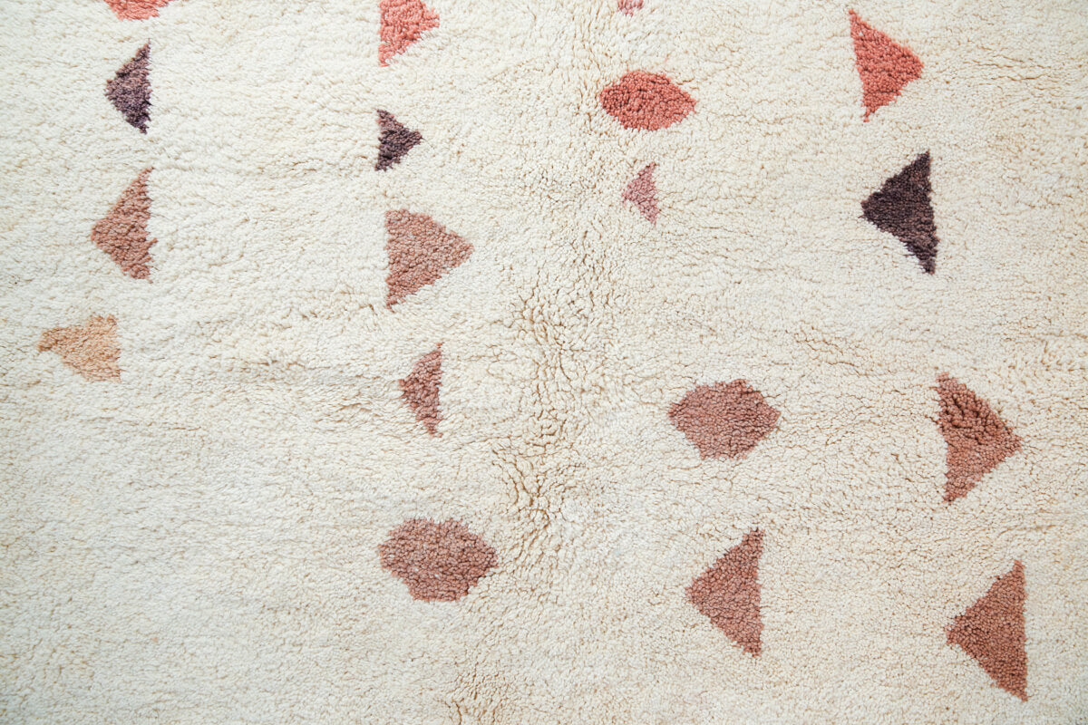 "SOLSTICE" White Moroccan Wool Rug With Beige, Dusty Rose, Red & Eggplant - 5'6" x 7'7"