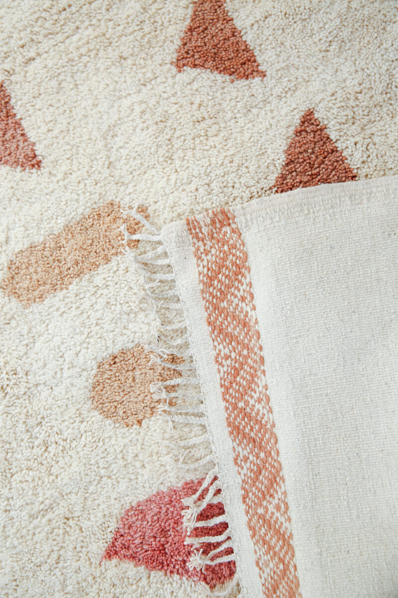 "SOLSTICE" White Moroccan Wool Rug With Beige, Dusty Rose, Red & Eggplant - 5'6" x 7'7"