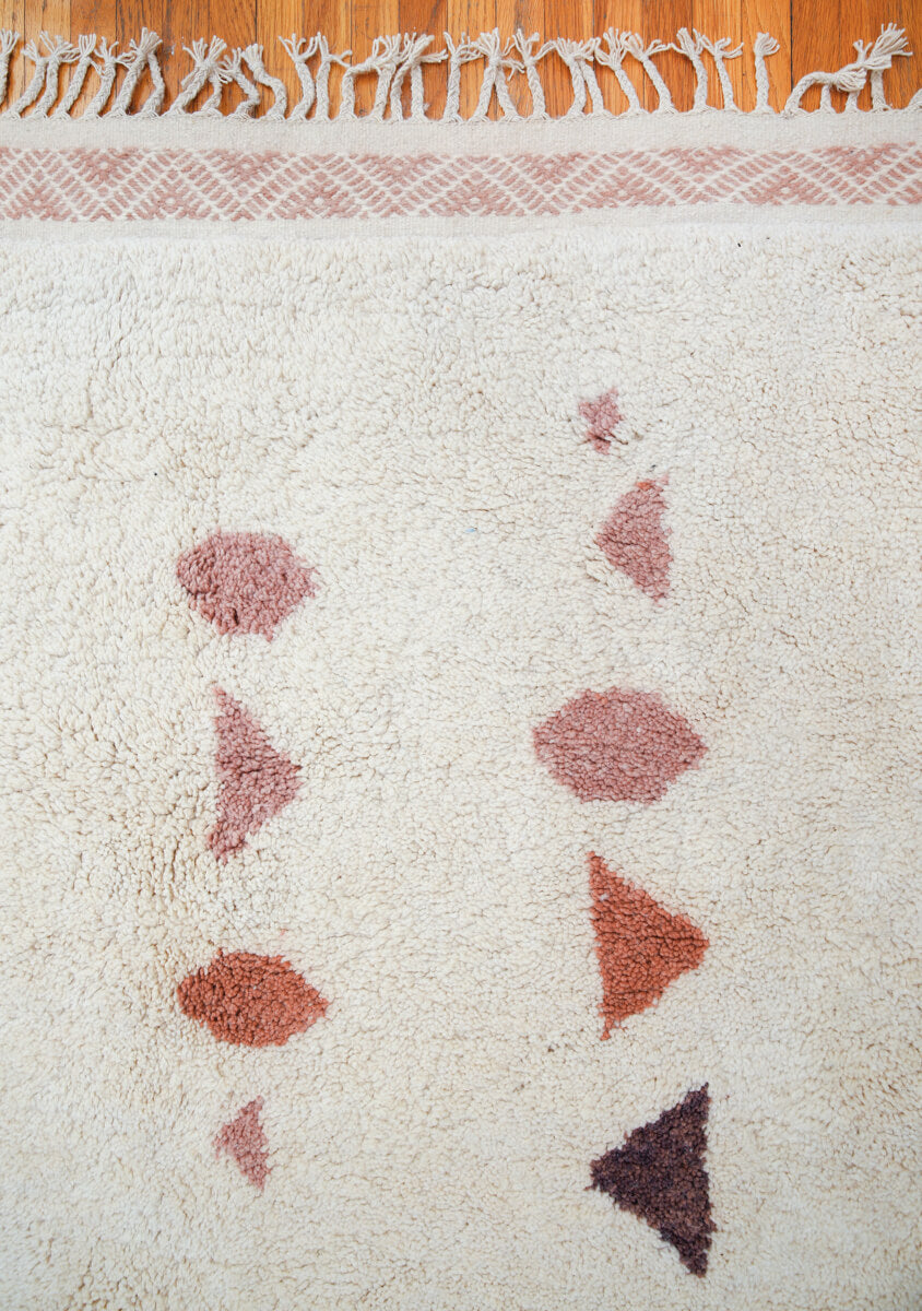 "SOLSTICE" White Moroccan Wool Rug With Beige, Dusty Rose, Red & Eggplant - 5'6" x 7'7"