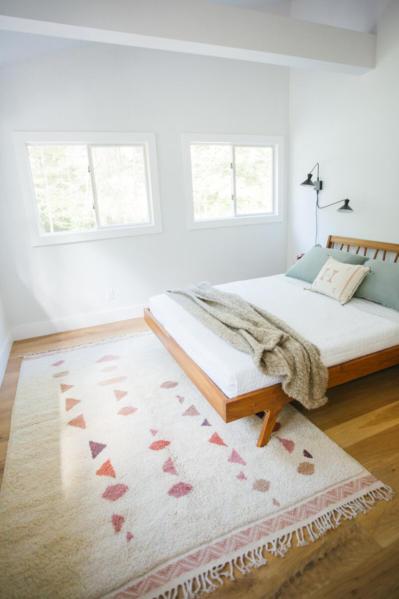 "SOLSTICE" White Moroccan Wool Rug With Beige, Dusty Rose, Red & Eggplant - 5'6" x 7'7"