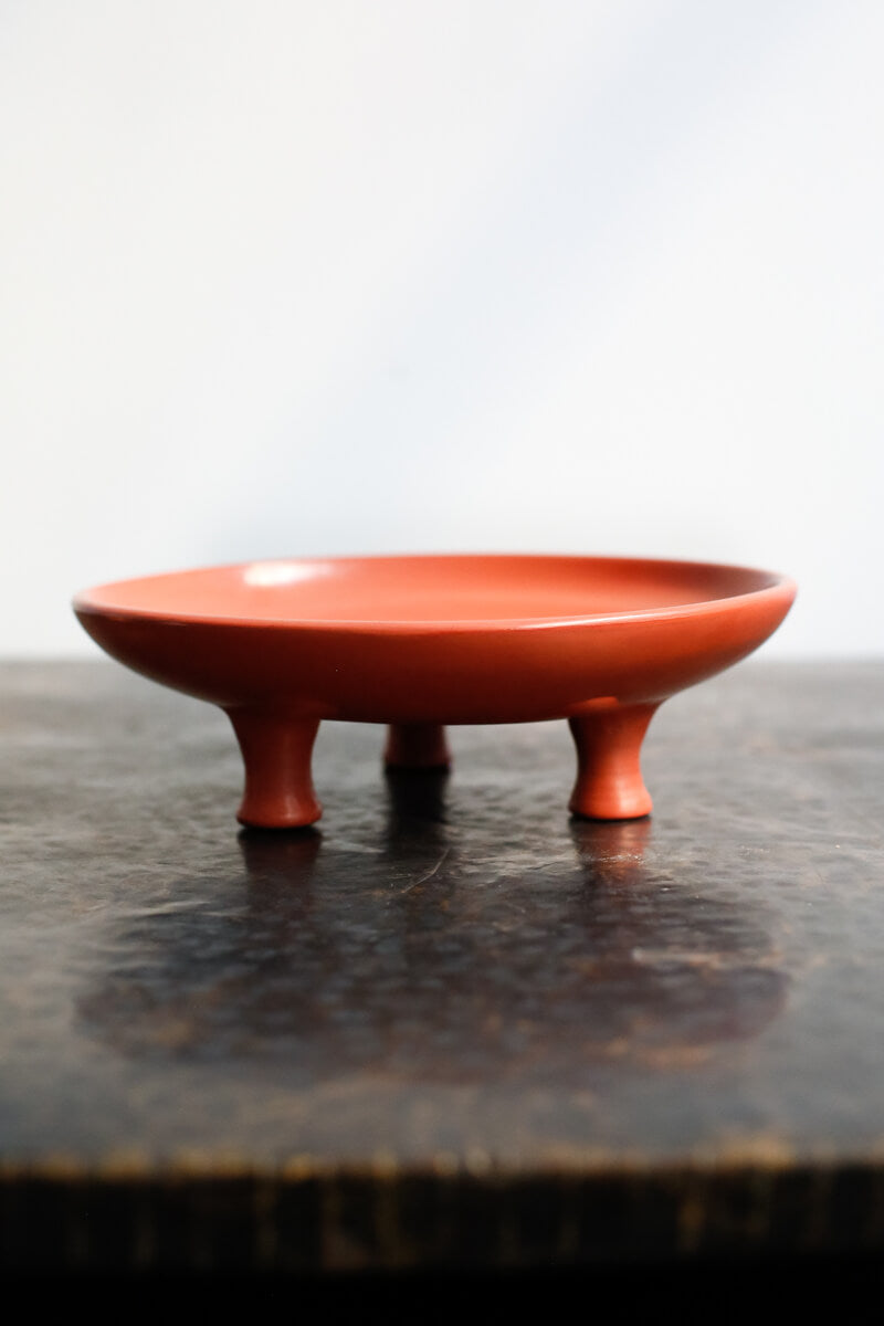 http://ouive.com/cdn/shop/products/CC008-Terracotta-Tripod-Platter-Tadelakt-Chabi-Chic-Small-Fruit-cup-01_tny.jpg?v=1612655223