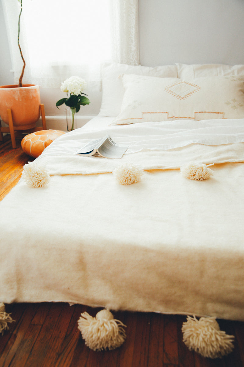 Moroccan Pom Pom Wool Blanket Natural White