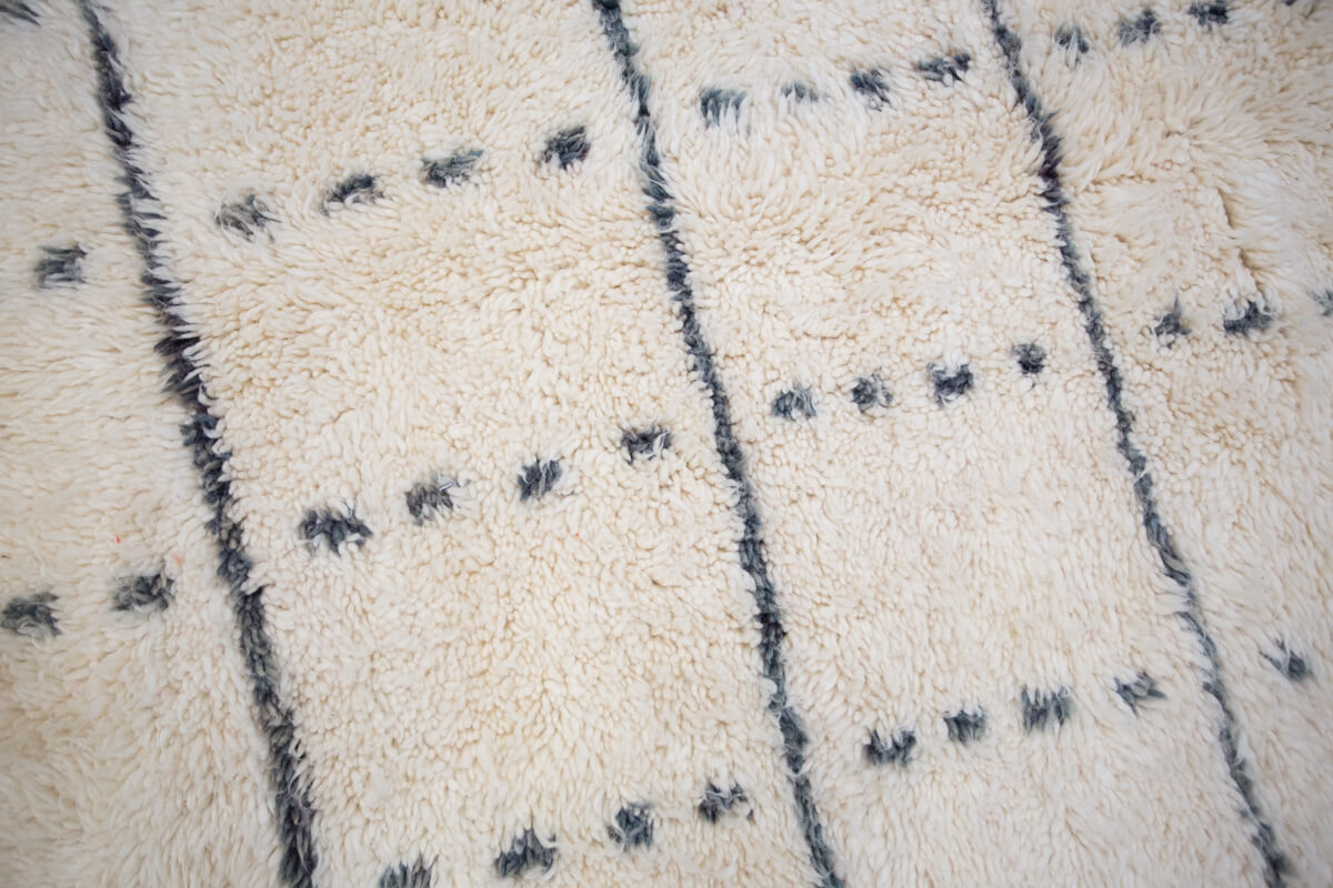 GRAPH RULED White Contemporary Moroccan Wool Rug with Slate Blue/Grey Lines - 8'10" x 5'9" ft