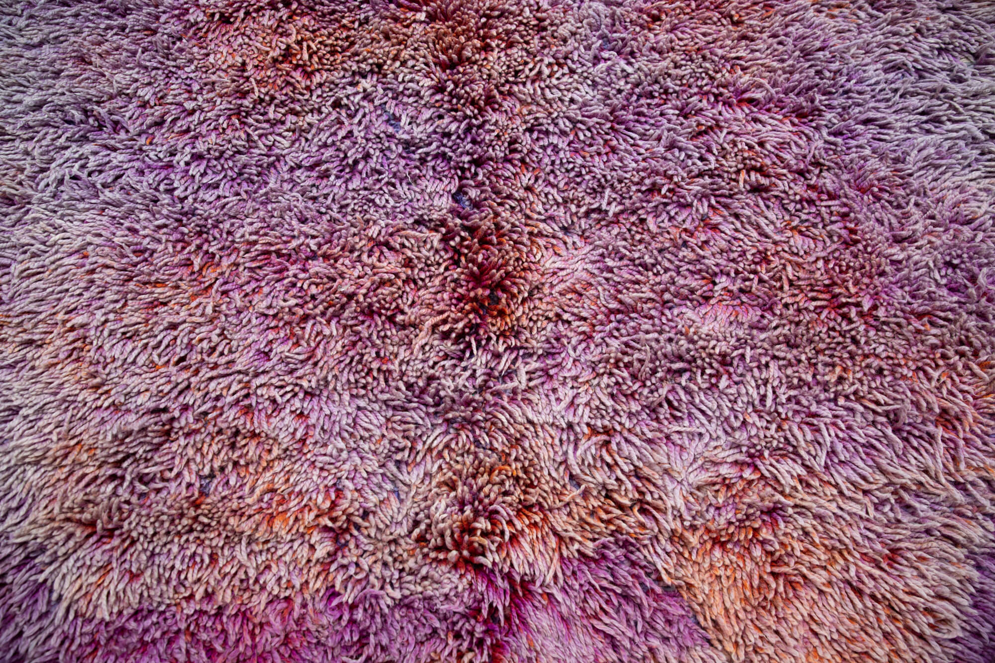 Detail purple ombre moroccan wool rug