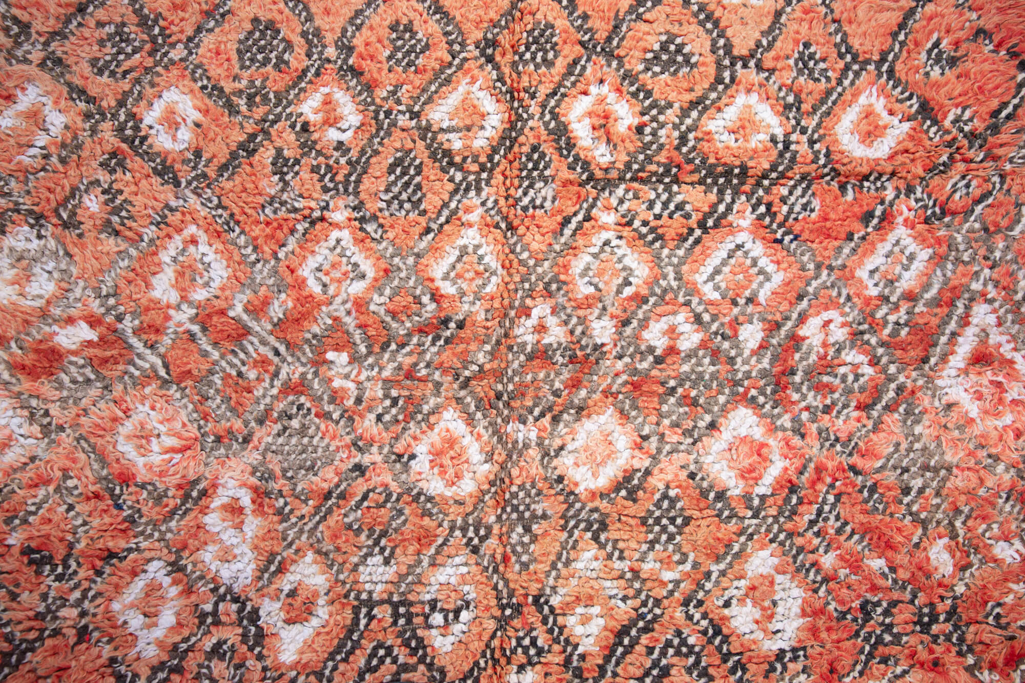 close up of Peach with Dark Lattice Vintage Beni Mguild Moroccan Rug - 7&#39;6&quot; x 5&#39;2&quot;