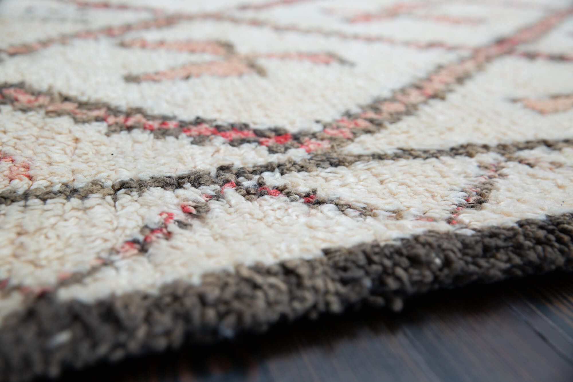 AUGUST 11 - Natural White, Brown &amp; Rose Marmoucha Moroccan Rug - 9&#39;2 x 4&#39;9&quot;