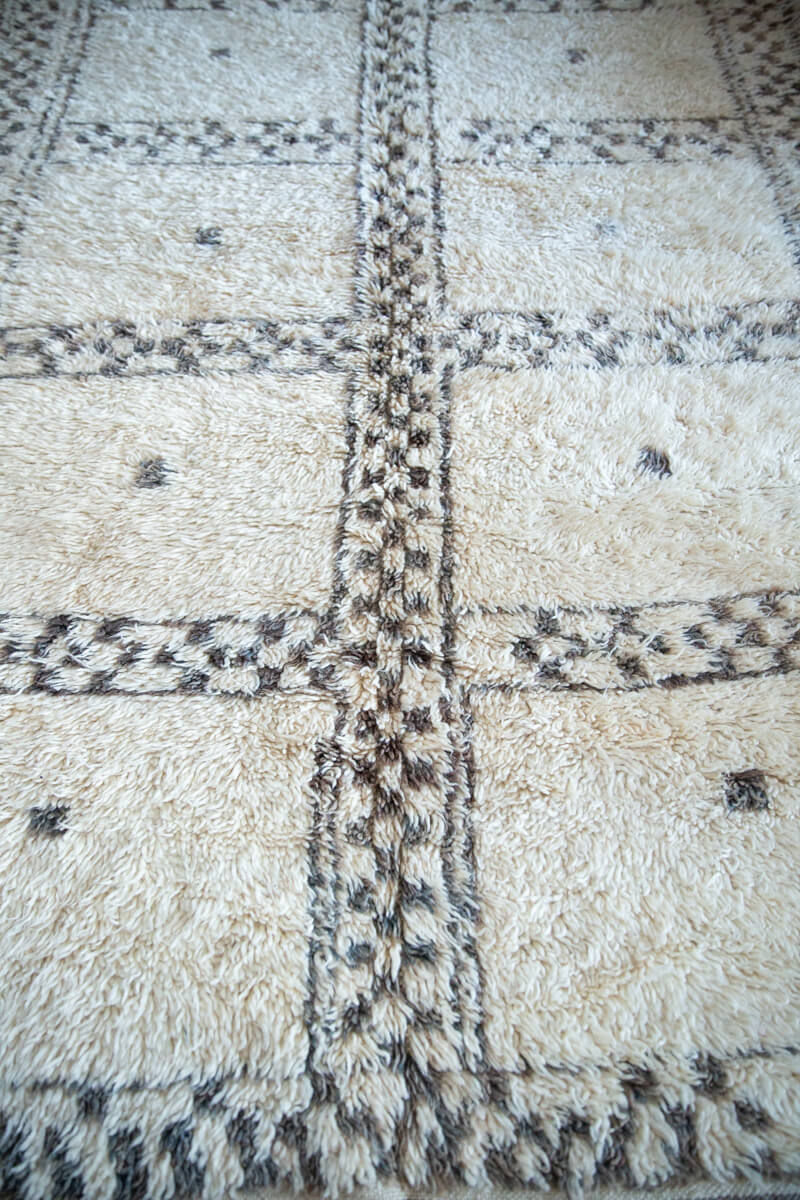 Natural White &amp; Grey Vintage Marmoucha Moroccan Rug - 8&#39;1&quot; x 5&#39;7&quot;