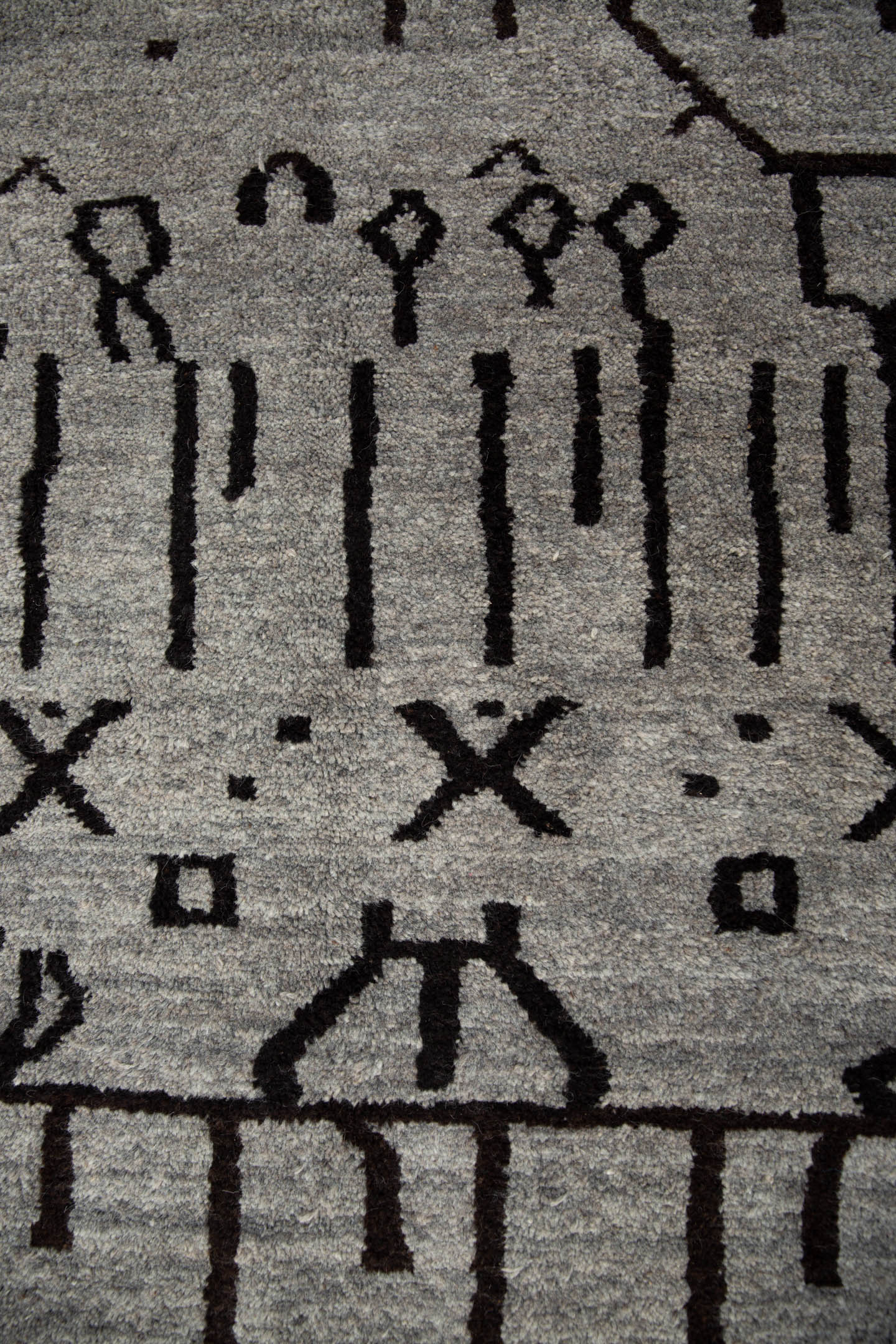 CIRCUIT Grey and Black Moroccan Area Rug - 10&#39;3 x 8&#39;2