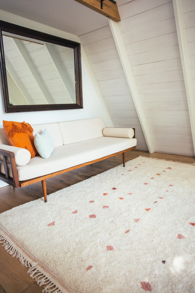 Natural White Moroccan Wool Rug With Beige, Rose, Indian Red, Eggplant & Dusty Rose Linear Dots