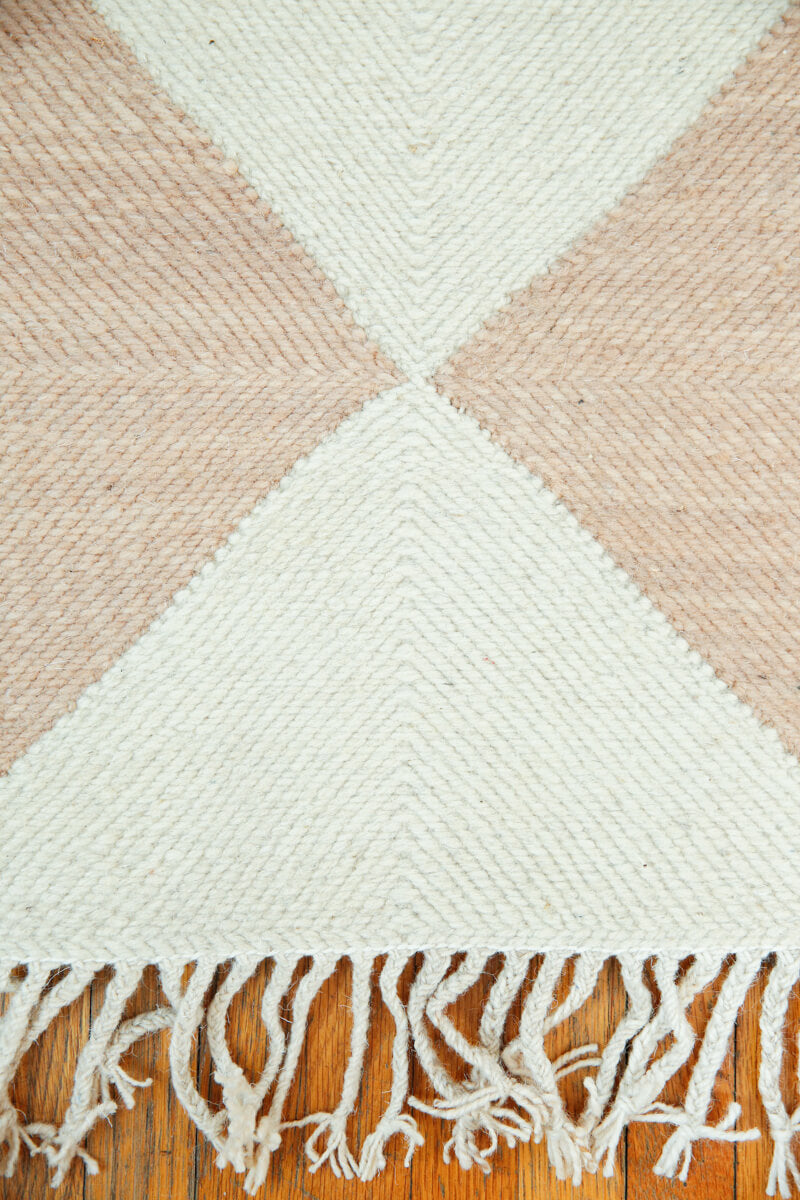 DIAMOND Champagne Blush Checker Zanafi Moroccan Wool Rug - 5&#39;7&quot; x 8&#39;2&quot;