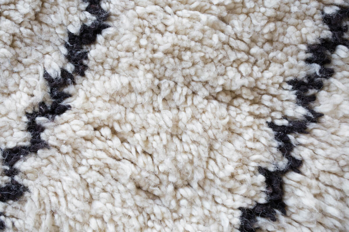 PRESS PLAY White and Black Contemporary Azilal Moroccan Wool Rug - 10&#39; x 6&#39;10&quot; ft