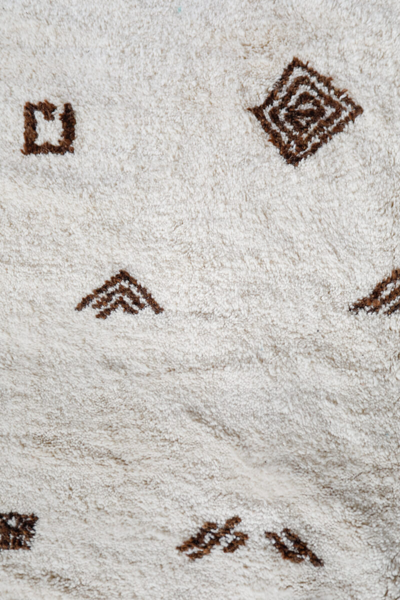 &quot;Symbol&quot; White Moroccan Berber Rug with Brown Tribal Symbols - 8&#39;7&quot; x 5&#39;2&quot;