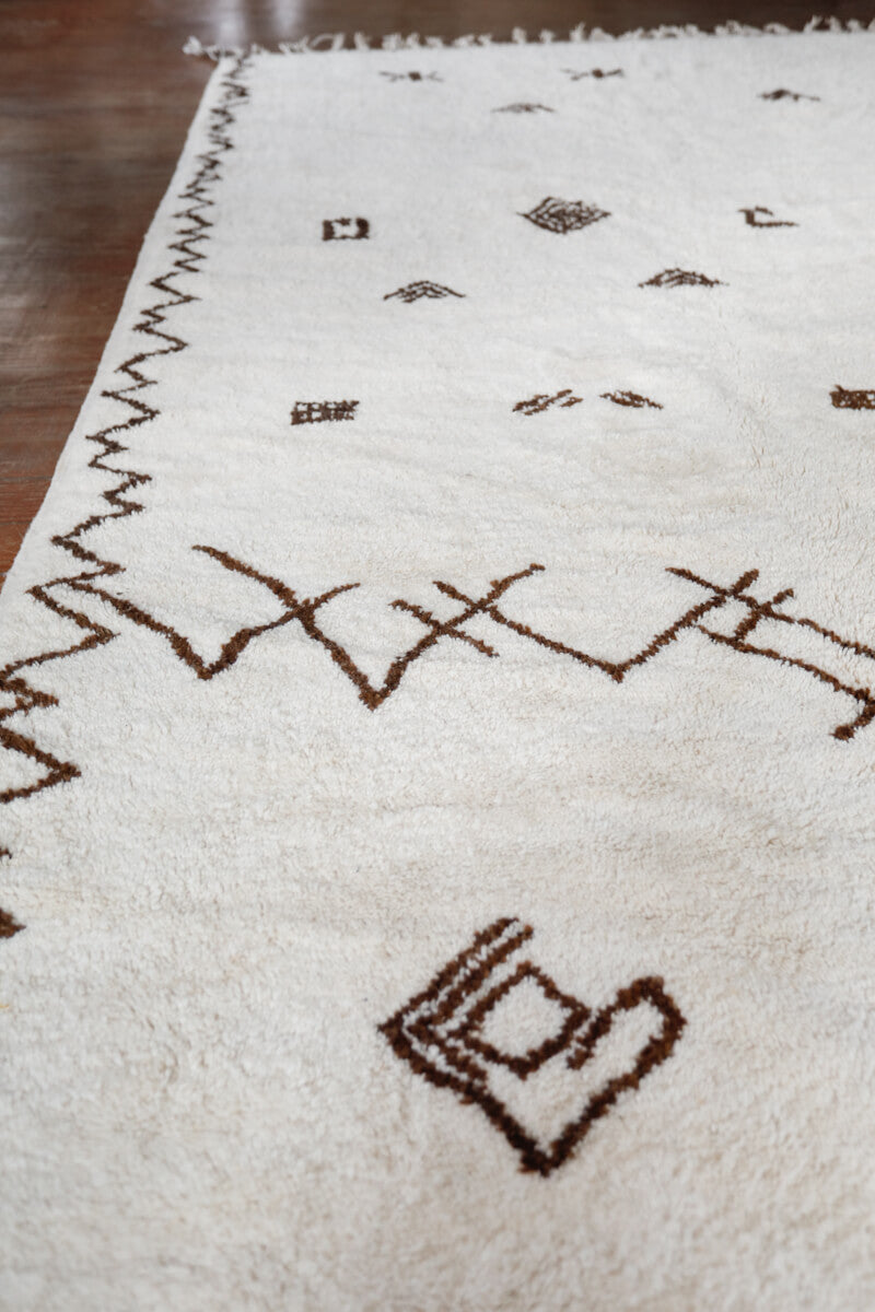 &quot;Symbol&quot; White Moroccan Berber Rug with Brown Tribal Symbols - 8&#39;7&quot; x 5&#39;2&quot;