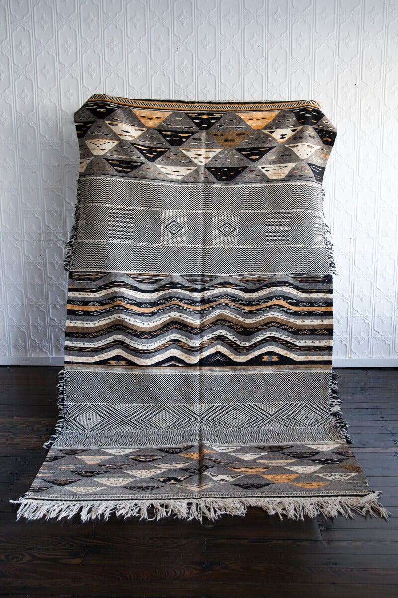 Akhnif/Zanafi Mix Contemporary Moroccan Kilim Rug - 8'6" x 5'1" ft (259x155 cm)