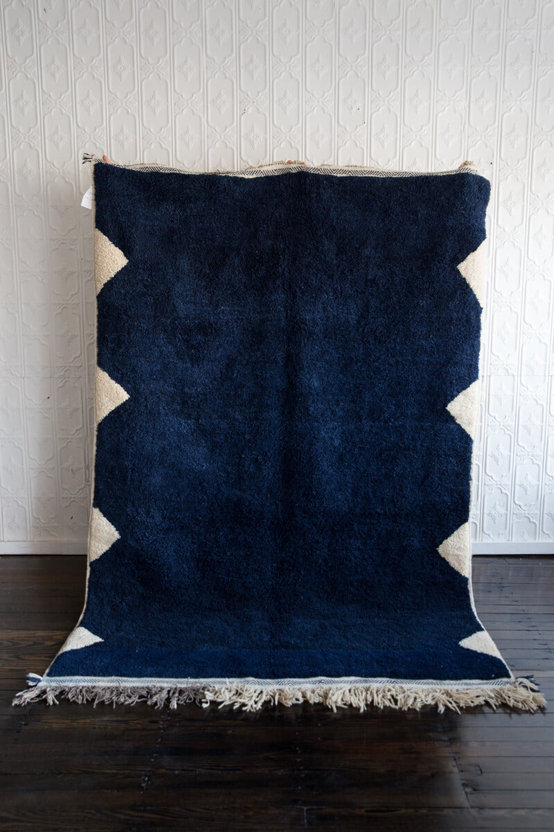 &quot;Scouts Honor&quot; Indigo Blue and White Contemporary Moroccan Wool Rug - 7&#39;11&quot; x 5&#39;6&quot; ft (168x150 cm)