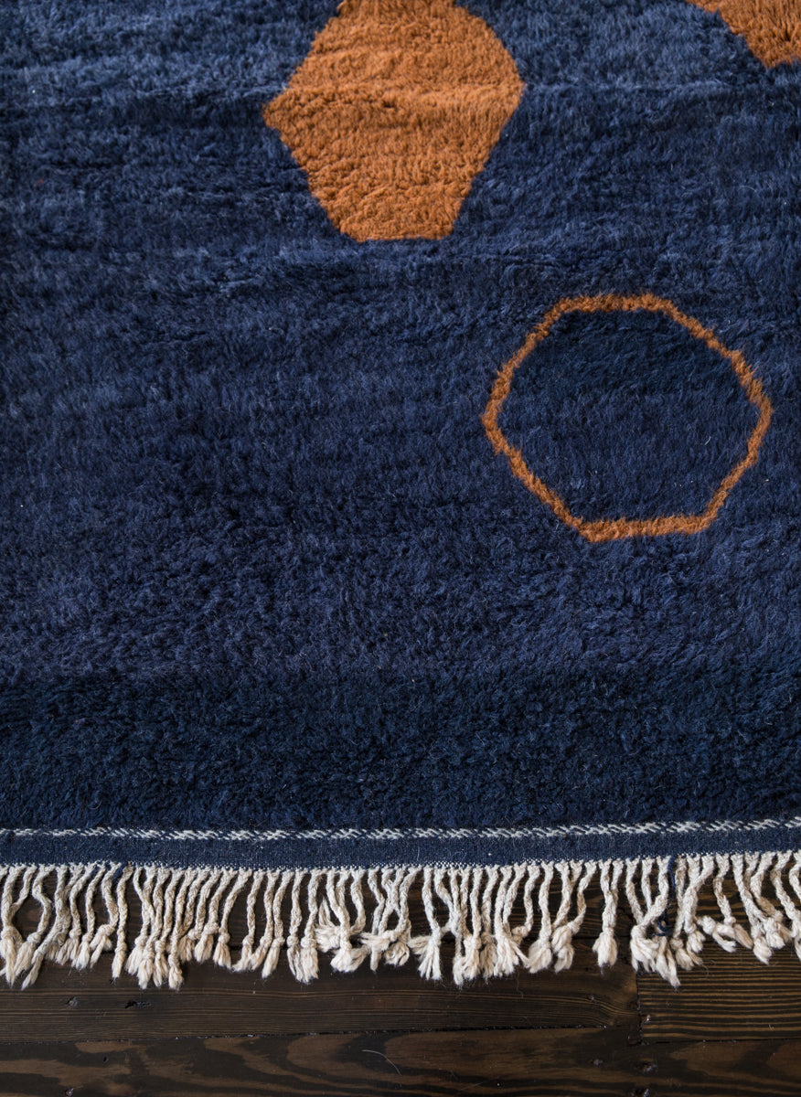 &quot;Souk Night&quot; Indigo Blue, Turmeric Orange Contemporary Moroccan Wool Rug - 8&#39;9&quot; x 6&#39; ft (267x178 cm)