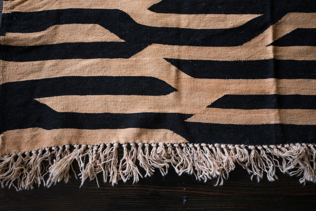TIGER Pale Orange and Black Contemporary Moroccan Kilim Rug -Handspun wool - 8&#39;5&quot; x 5&#39;2&quot; ft