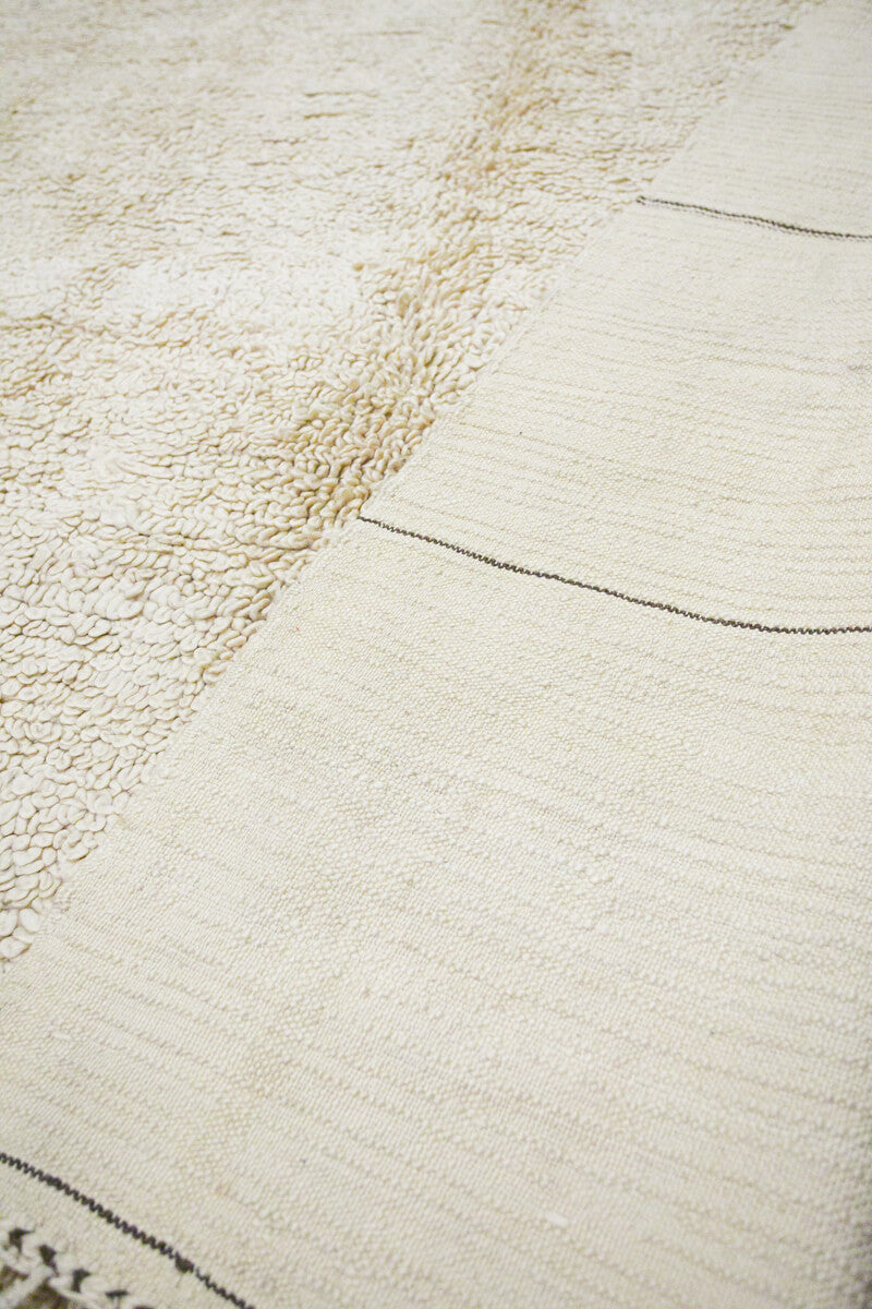 Reversible Vintage Ivory Bnchgra Beni Ourain Looped Pile Wool Rug - 8&#39;4&quot; x 5&#39;1&quot;